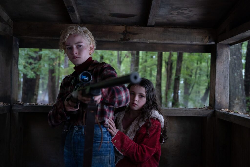 Julia Garner não vê diferença entre fazer o modesto ‘Lobisomem’ e o épico novo ‘Quarteto Fantástico’