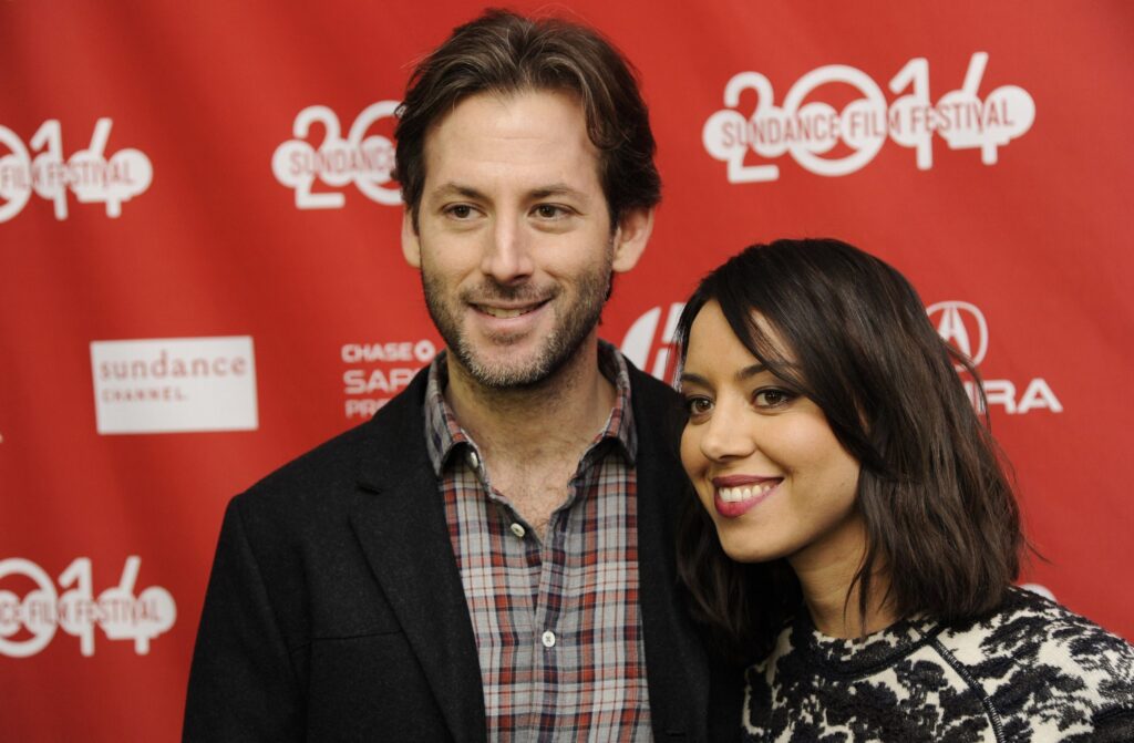 Aubrey Plaza fala sobre luto após a morte do marido: ‘É uma luta diária’