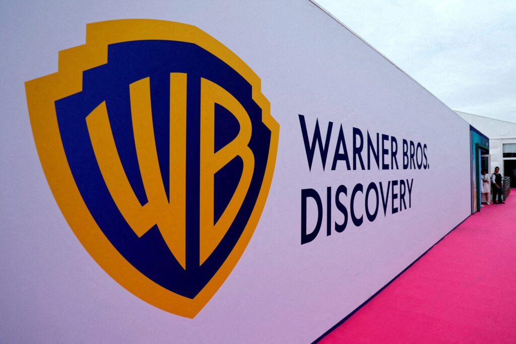 Warner pede acionistas para recusar oferta da Paramount e diz que acordo com a Netflix é superior
