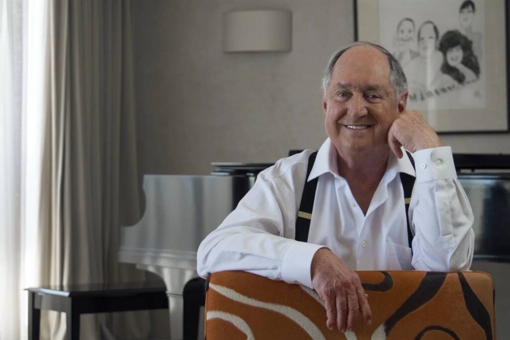 Neil Sedaka, cantor e compositor astro nos anos 1960, morre aos 86 anos