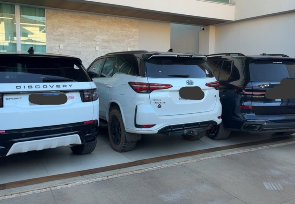 Carros de luxo e fazendas: confira os bens apreendidos em investigação sobre fraude em crédito rural