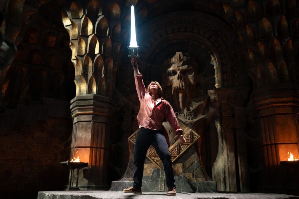 ‘Mestres do Universo’ abraça cafonice de He-Man em aventura ridícula e divertida; g1 já viu