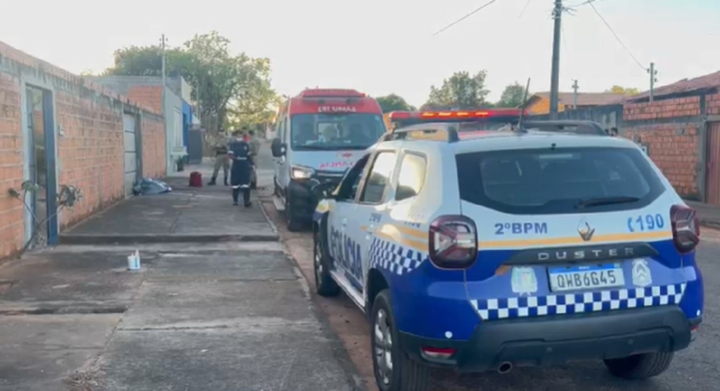 Homem é encontrado morto com marcas de faca em rua de Araguaína