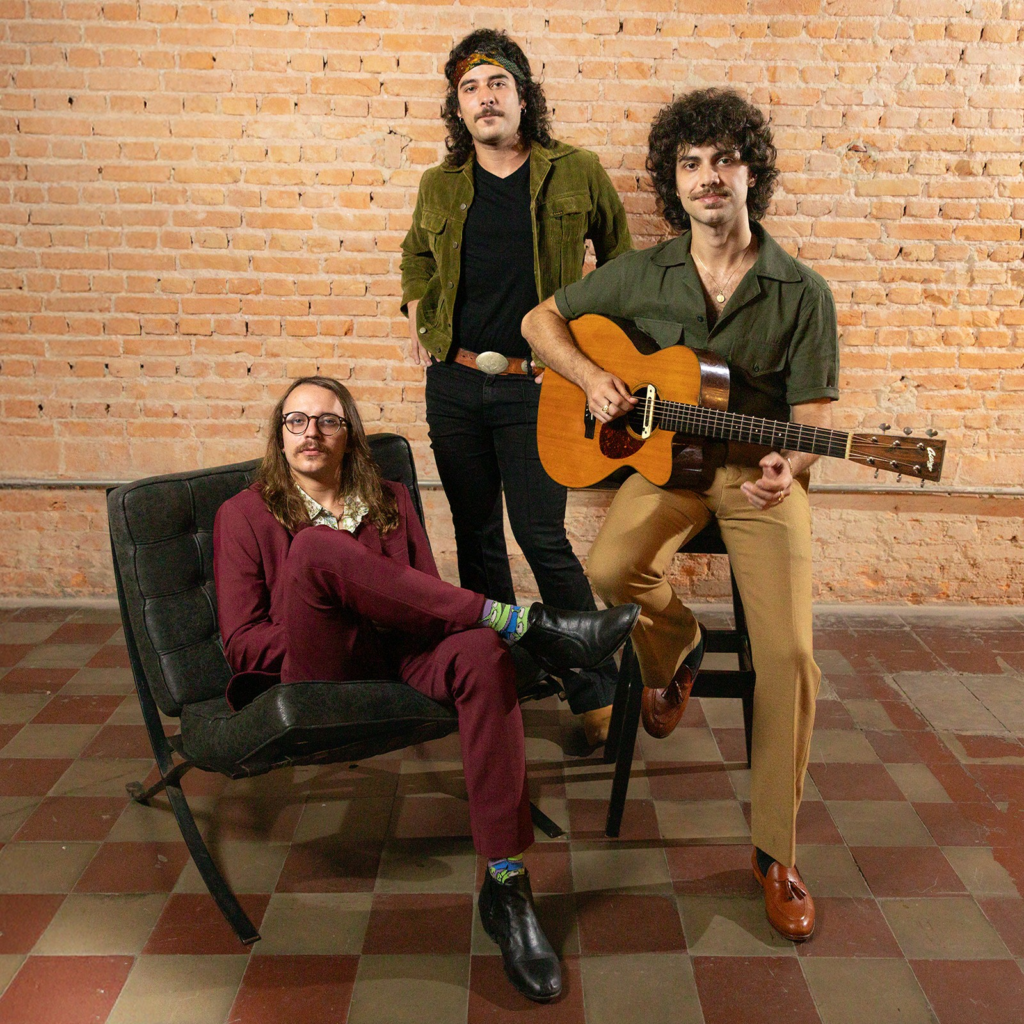 Trio Colomy lança segundo álbum com os toques de Guilherme Arantes, Peter Buck e Barrett Martin entre nove faixas