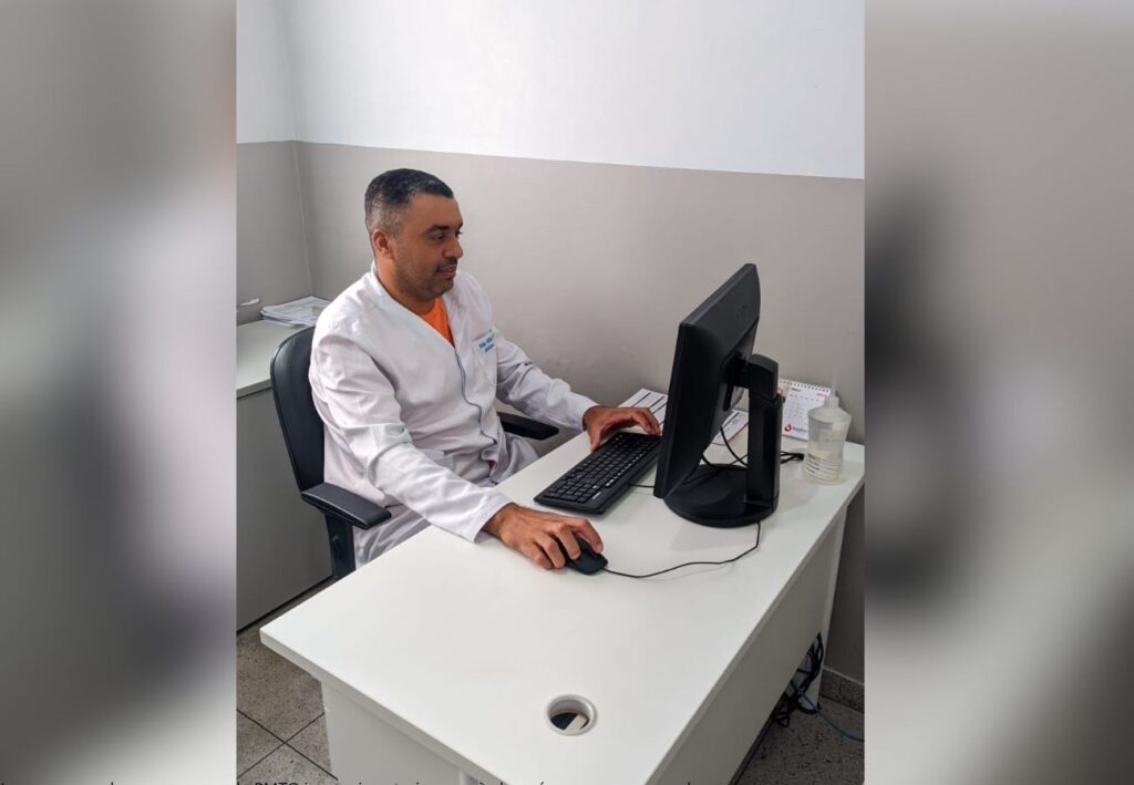 Ex-detento que cursa medicina aguarda por transferência de universidade federal há oito meses